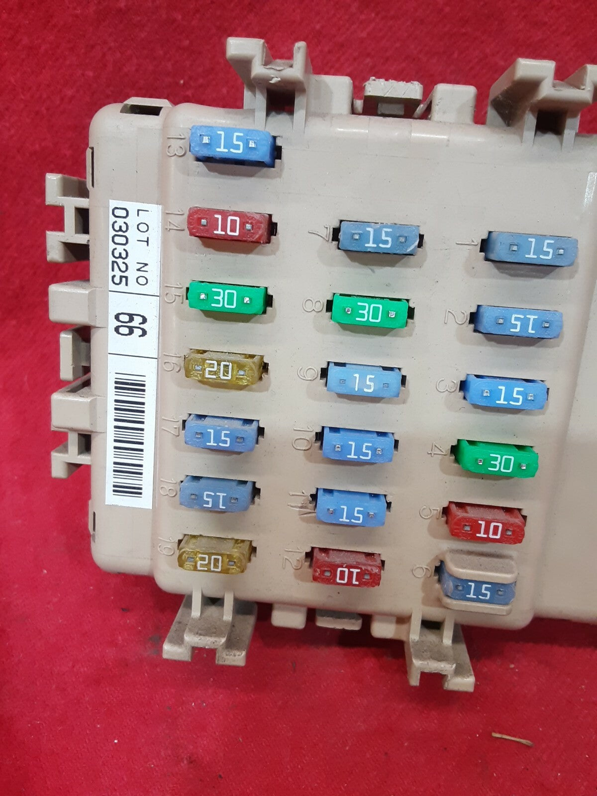 2000 - 2004 Subaru Legacy 2.5L Interior Junction Fuse Box JB200400