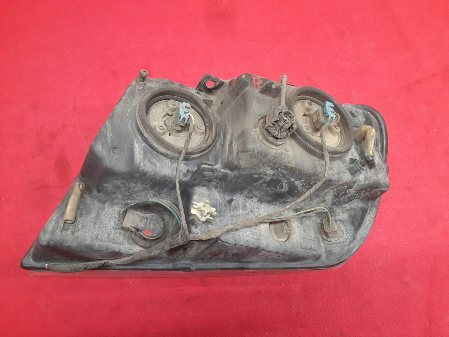 2001 - 2004 Jeep Grand Cherokee Limited Overland RIGHT PASSENGER Headlight Lamp