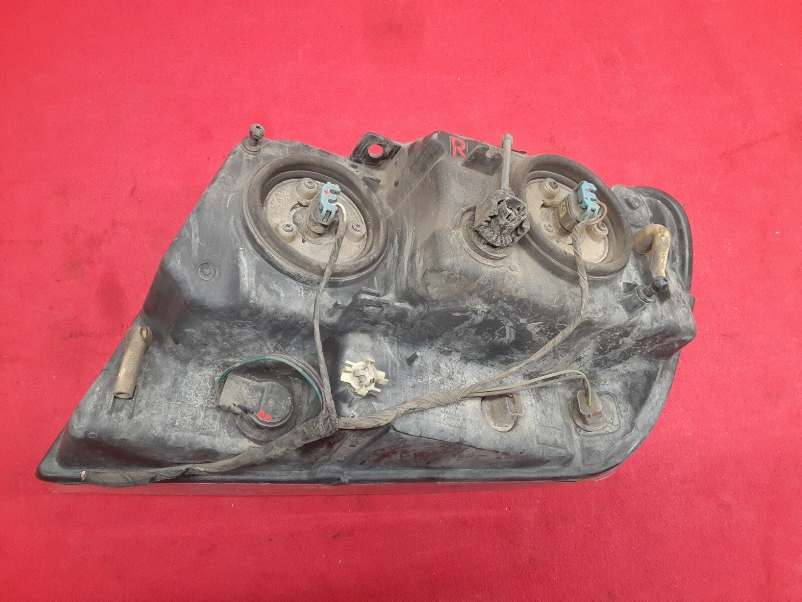 2001 - 2004 Jeep Grand Cherokee Limited Overland RIGHT PASSENGER Headlight Lamp