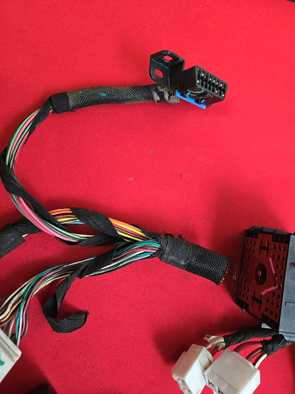 2004 Jeep Grand Cherokee Left Hand Dash BCM Module Fuse Box - PIGTAIL WIRES ONLY