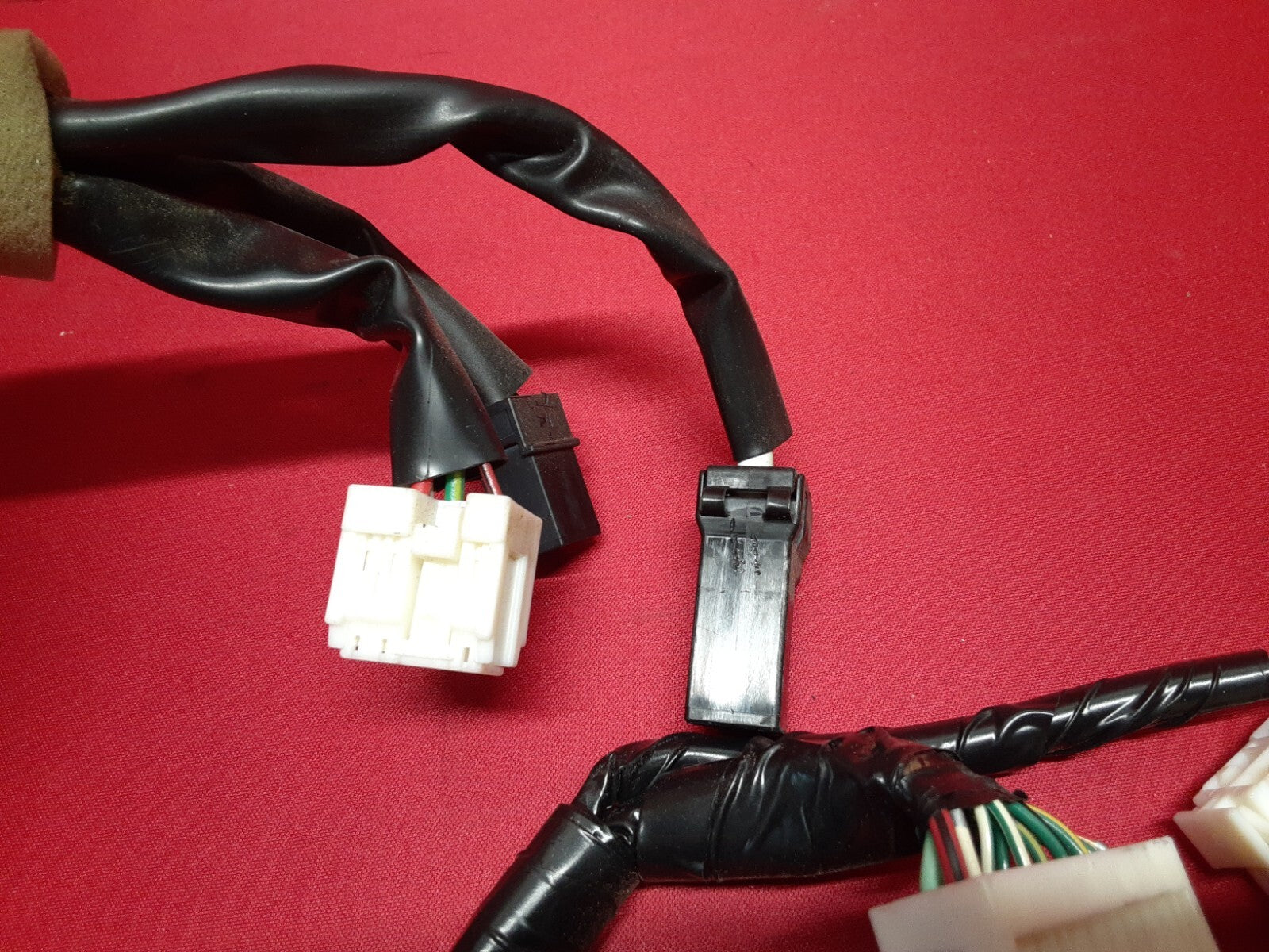 2005 - 2008 Nissan Pathfinder Xterra Frontier Cabin Fuse Box Junction   PIGTAILS