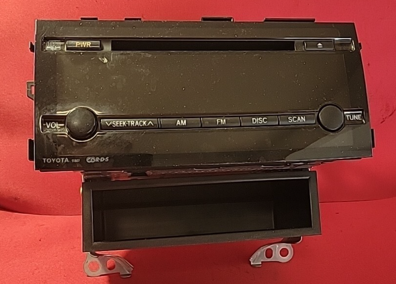 2004 2005 Toyota Prius Radio Control Unit W/O Cassette 8612047090