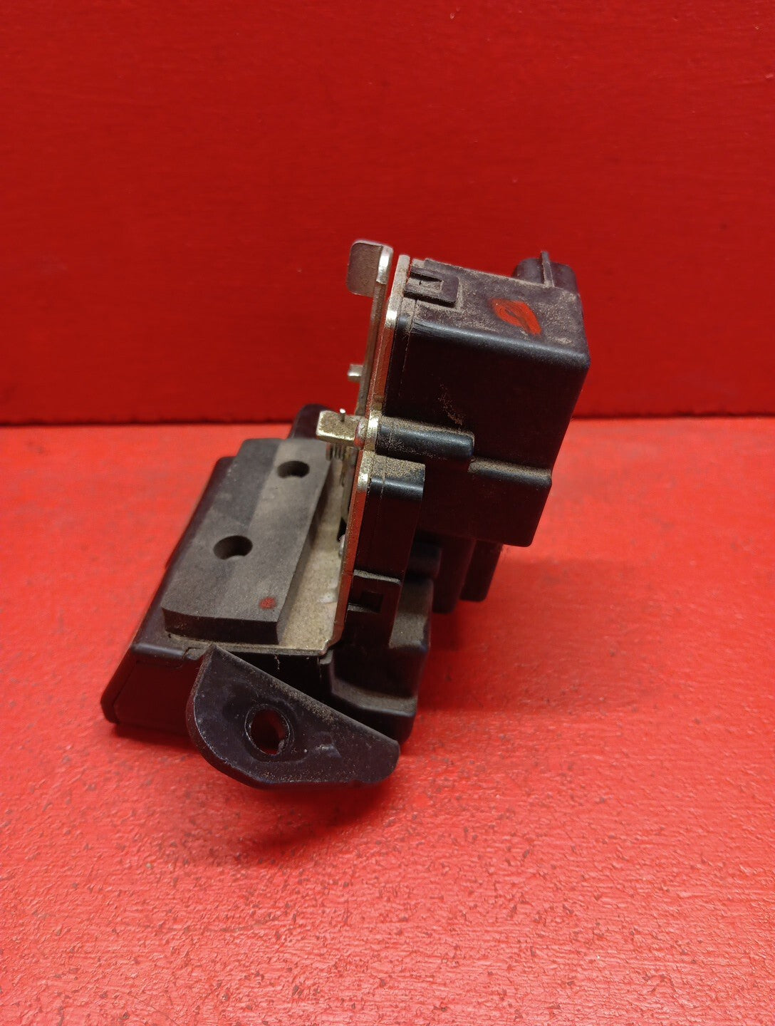 2010 - 2013 Kia Soul / 2011 - 2013 Sorento Tailgate Hatch Latch Lock Actuator