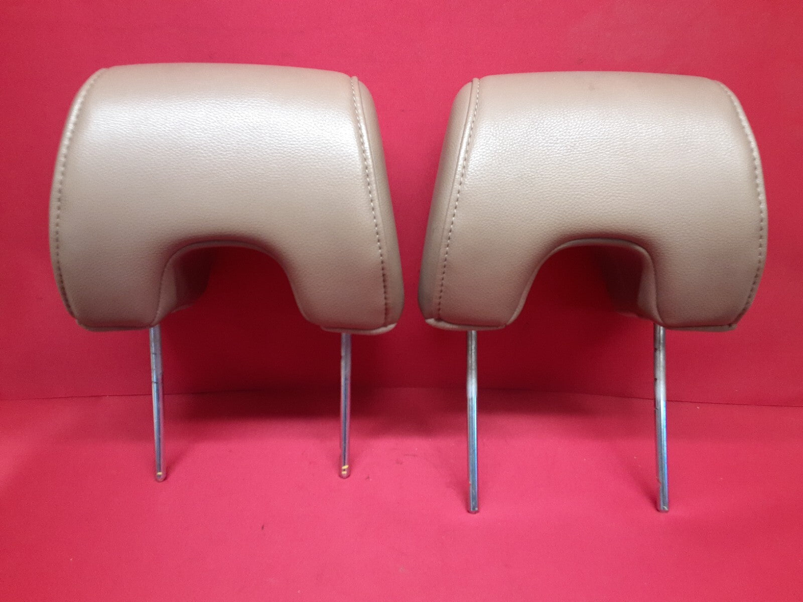 2006 - 2008 Honda Pilot Headrest Seat FRONT DRIVER AND PASSENGER SET