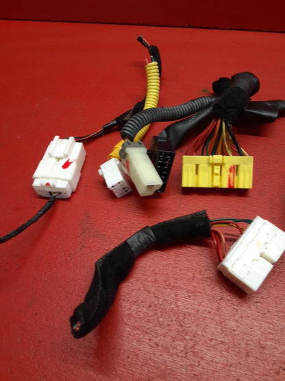 2006 Hyundai Elantra Interior Cabin Fuse Junction Block Pigtails 91110-2D001