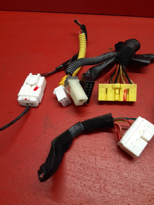 2006 Hyundai Elantra Interior Cabin Fuse Junction Block Pigtails 91110-2D001