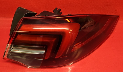 18-20 Buick Regal Sportback RIGHT PASSENGER Outer Body Quarter Tail Light Lamp