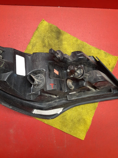 2011-2014 Chrysler 200 Right Passenger Taillight Lamp Unit 5182524AD