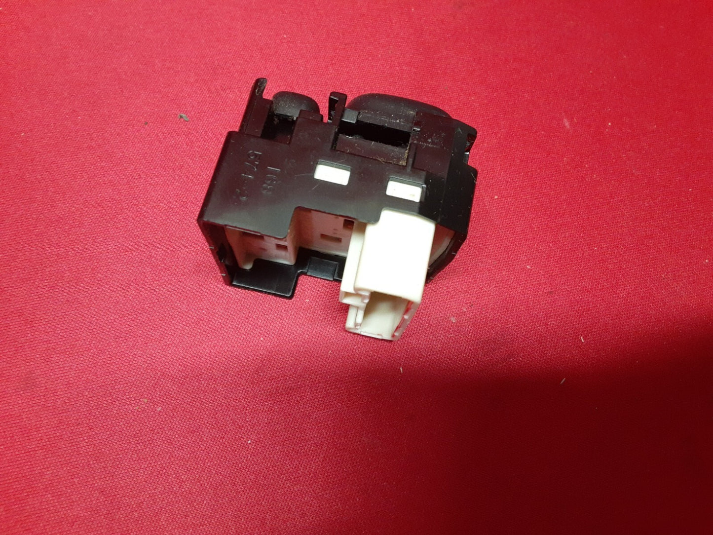 2001 - 2017 Toyota Scion Side View Wing Mirror Adjustment Switch 84872-02060