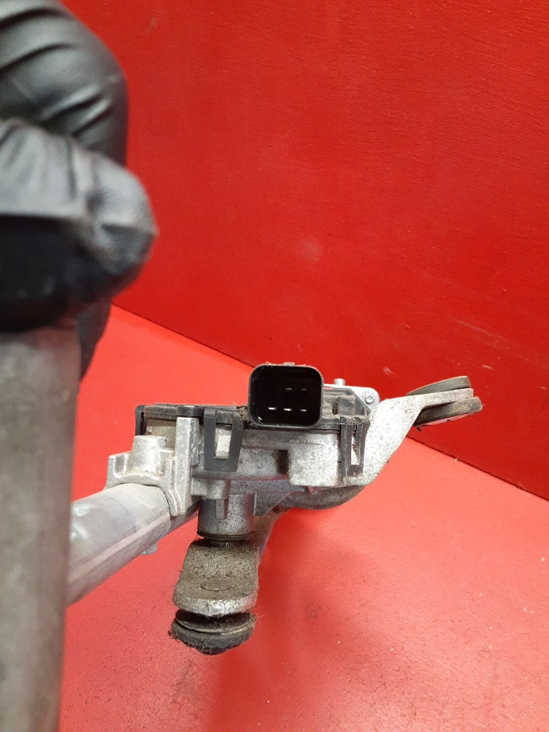 2013-2016 Chevrolet Spark EV Windshield Wiper Motor 95481267
