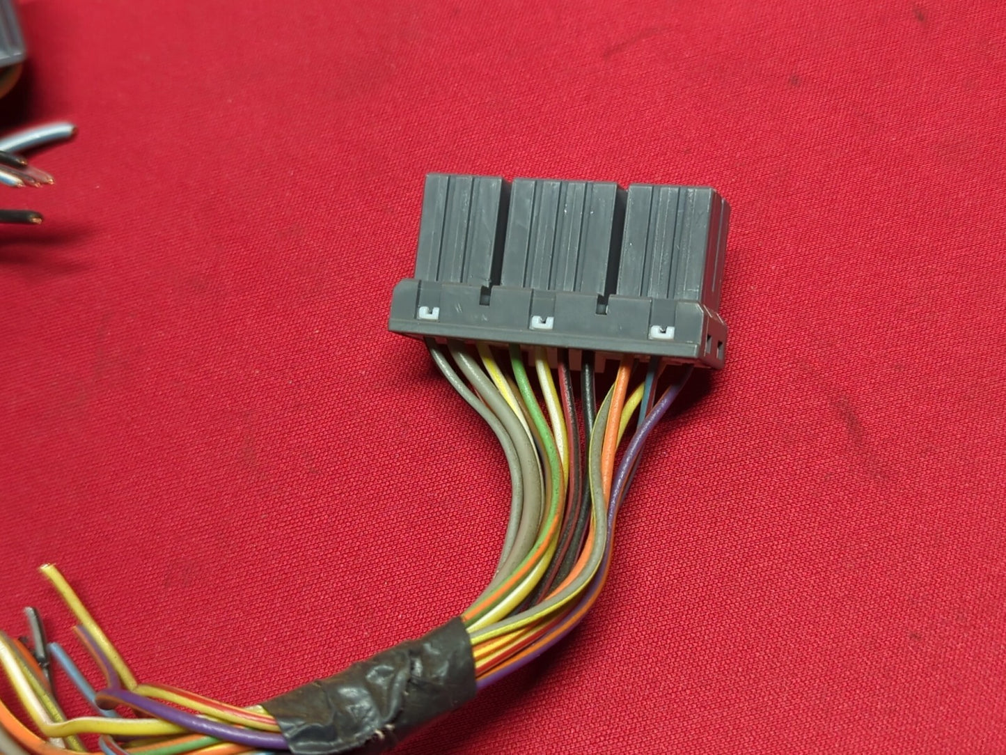 1998 Ford Explorer 4.0L - GEM BCM General Body Computer Module - PIGTAILS ONLY