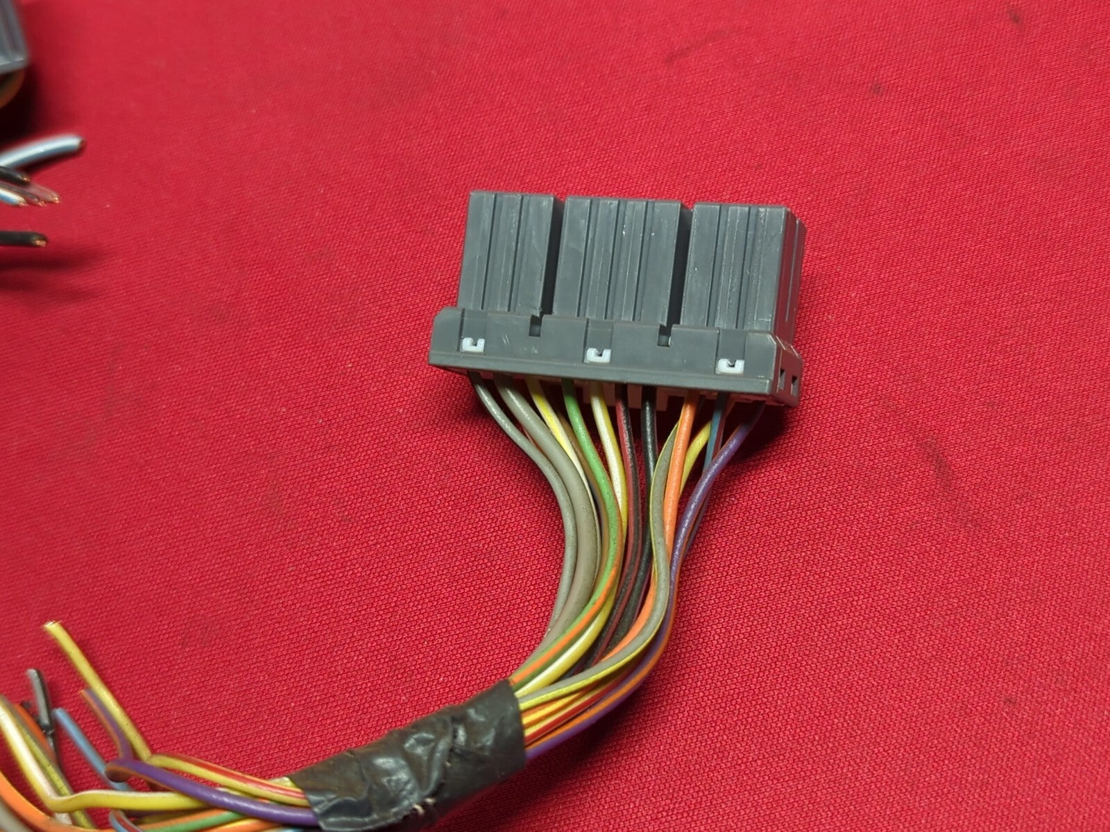 1998 Ford Explorer 4.0L - GEM BCM General Body Computer Module - PIGTAILS ONLY