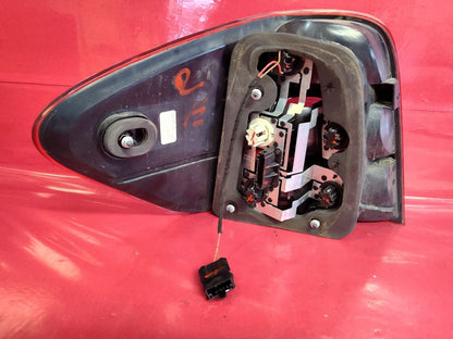 06-08 Mercedes ML-Class RIGHT PASSENGER Outer Tail Light Lamp Type 164