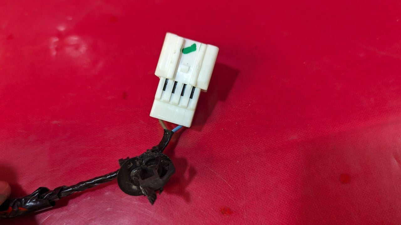 2022-2024 Mitsubishi Outlander Rear 2nd Row Seat Belt Buckle Wiring Harness
