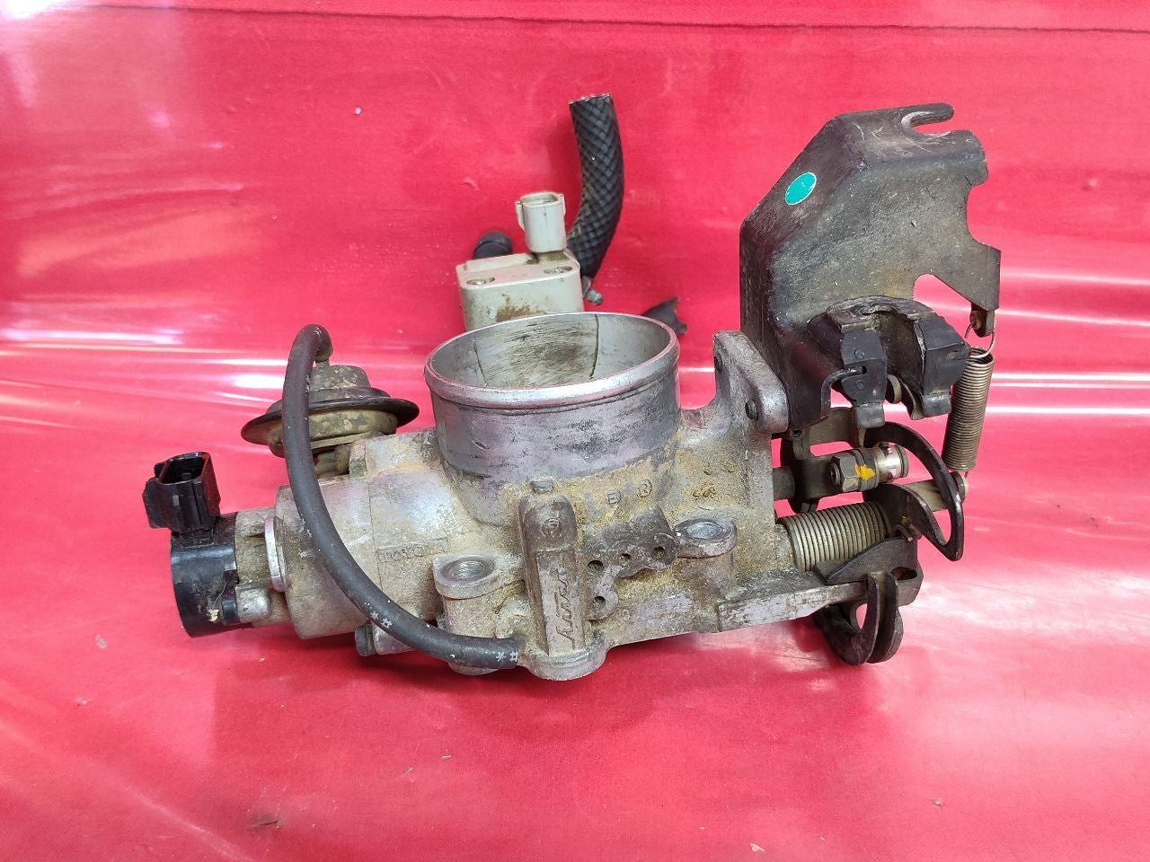 1997 1998 Lexus ES300 97-03 Toyota 3.0L V6 Fuel Injection Throttle Body