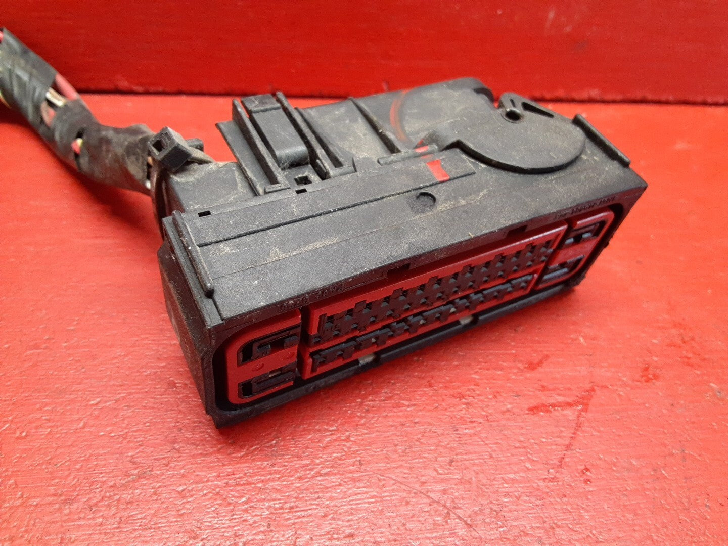 2005 - 2010 Volvo V50 S40 ABS Pump Control Module w/ Bracket PIGTAIL ONLY