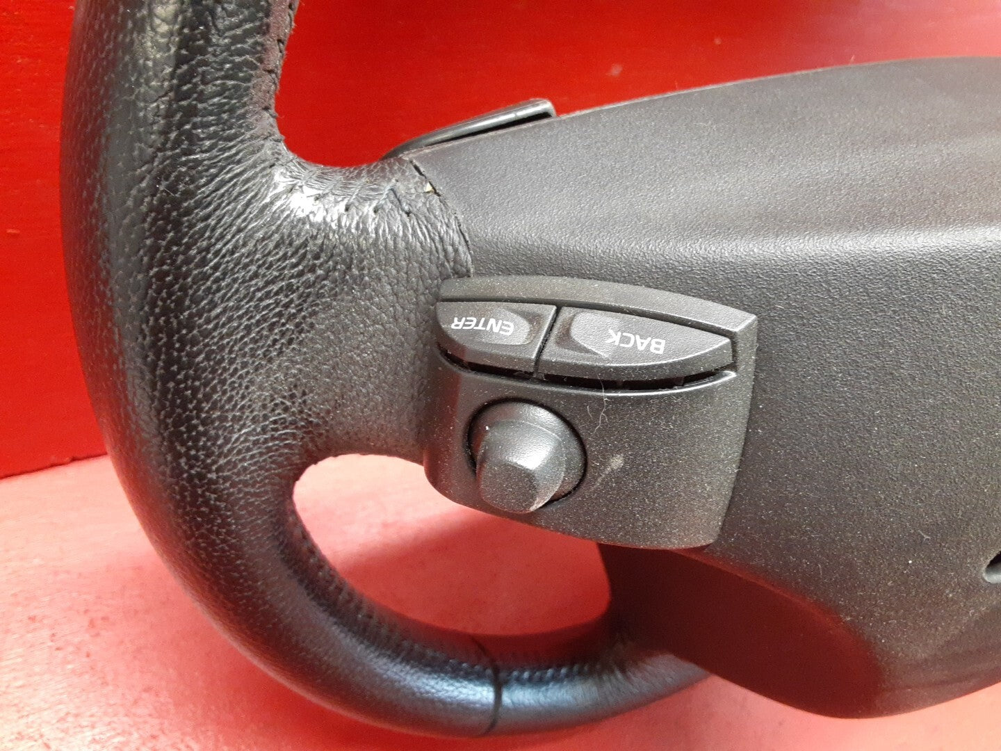 2007 Volvo V50 Steering Wheel w/ Navigation 30764361