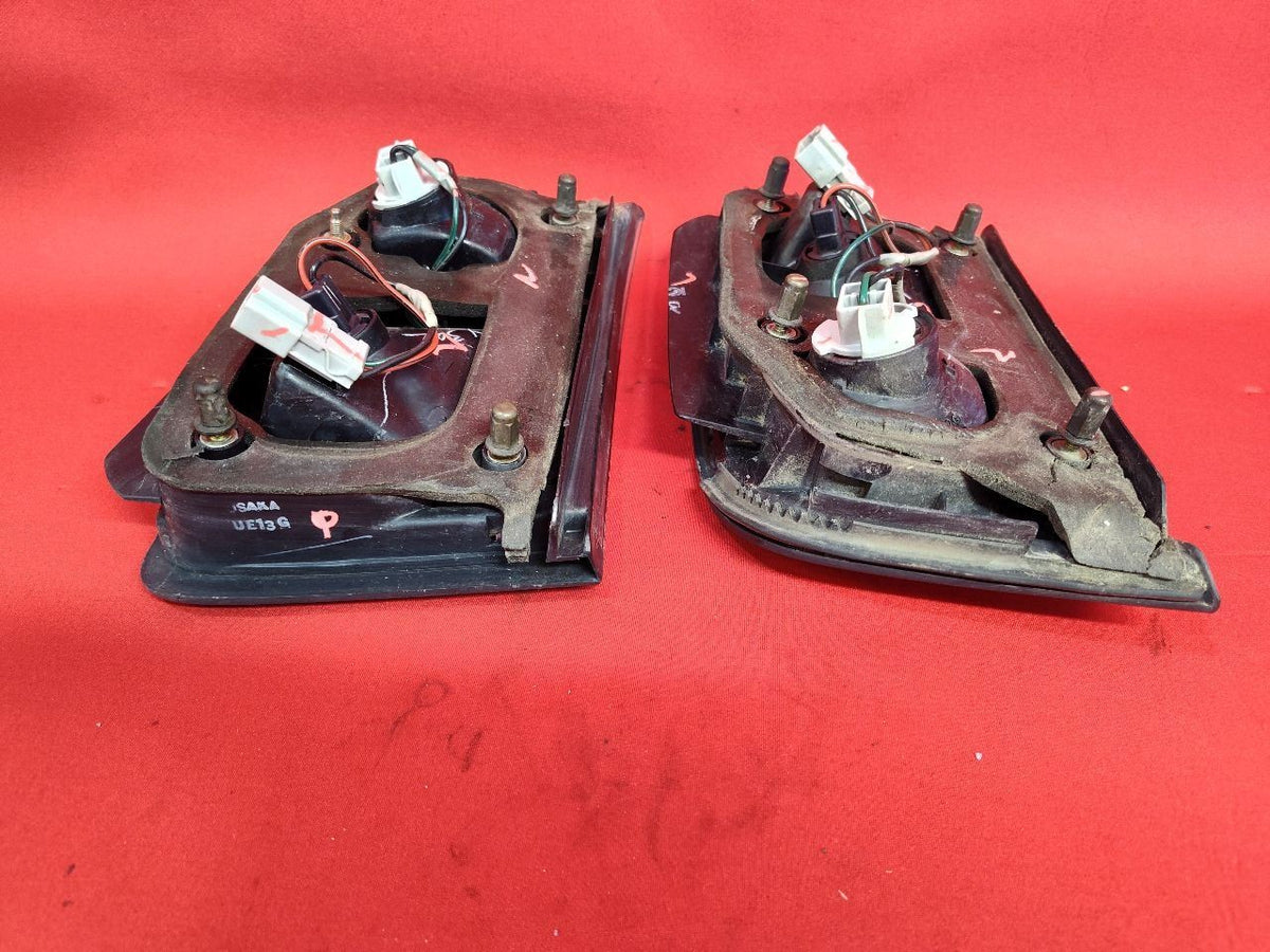 1996 1997 Honda Accord SEDAN Rear Trunk Deck Lid Inner Tail Light Lamp Set