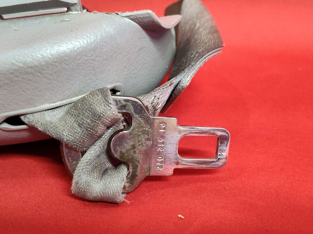 1997-1999 Oldsmobile Aurora FRONT LEFT DRIVER Seat Belt Retractor w/ Cover Grey