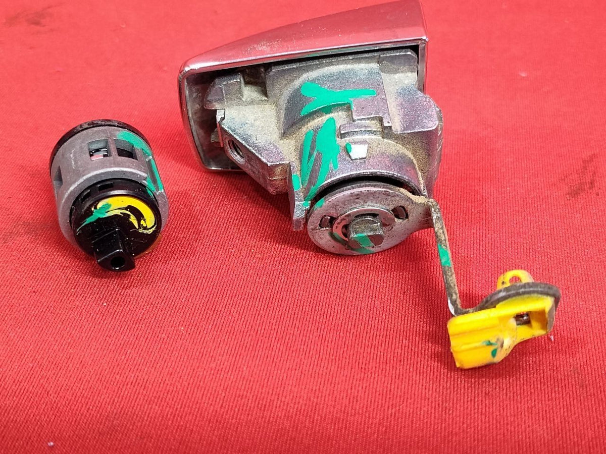 2011-2013 Subaru Forester 2.5L Auto Trans Ignition Lock Cylinder Key SET
