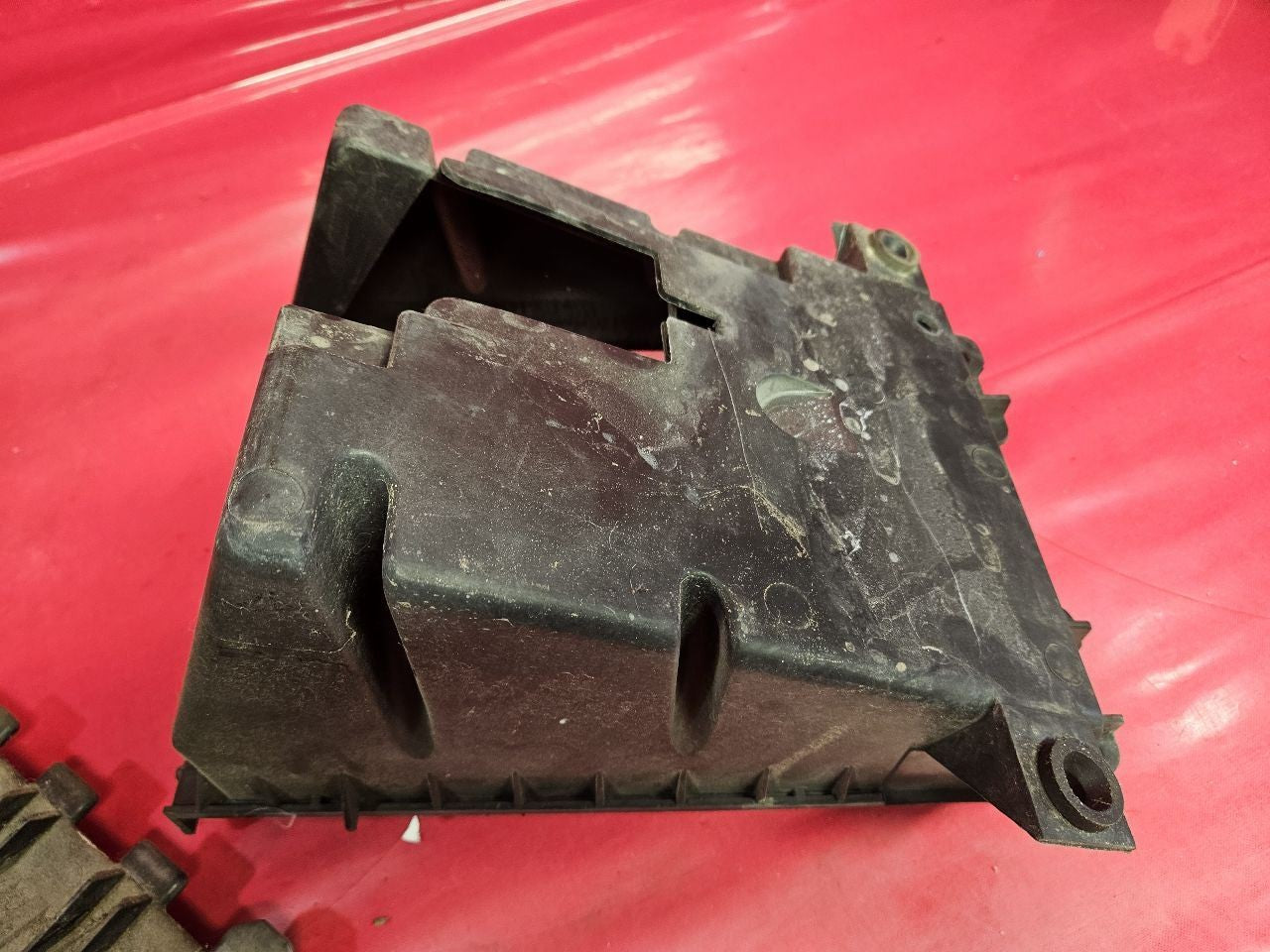1996-1999 Oldsmobile Aurora 4.0L Air Cleaner Filter Box Housing Top / Bottom Set