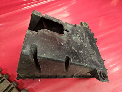 1996-1999 Oldsmobile Aurora 4.0L Air Cleaner Filter Box Housing Top / Bottom Set