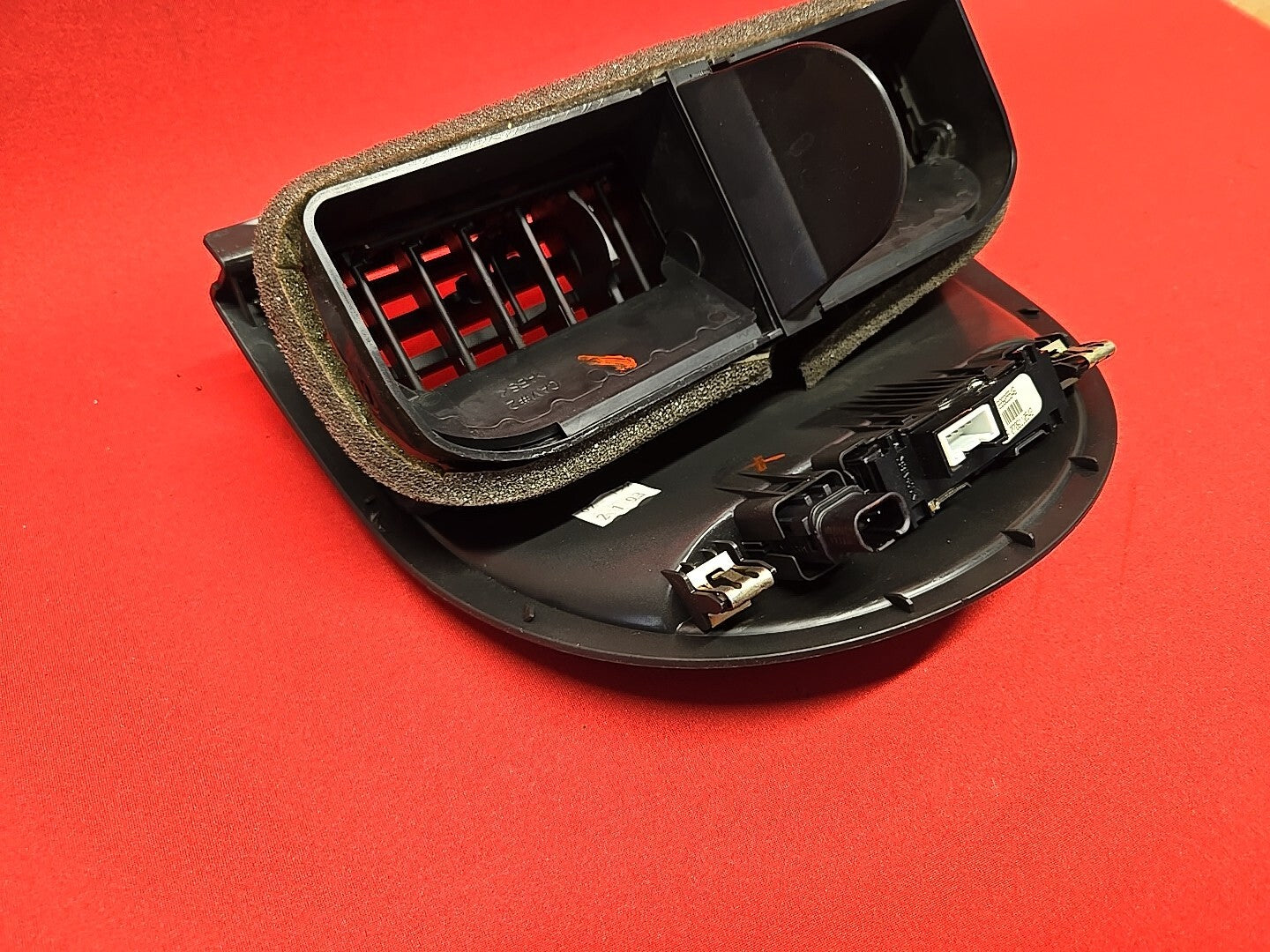 2007-2009 Saturn Aura Center Dash Trim W/ Vents Hazard Switch