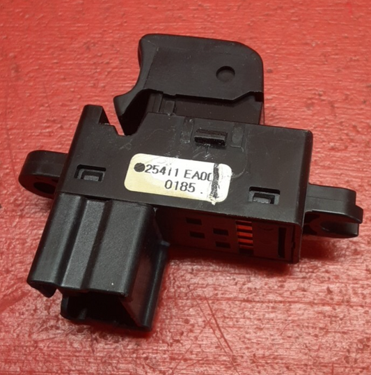2005 2006 2007 Nissan Pathfinder Xterra Right Rear Window Switch 25411-EA001