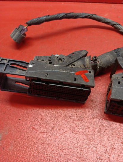 2010 GMC Acadia ECM ECU Engine Control Module Unit Pigtails 12636355