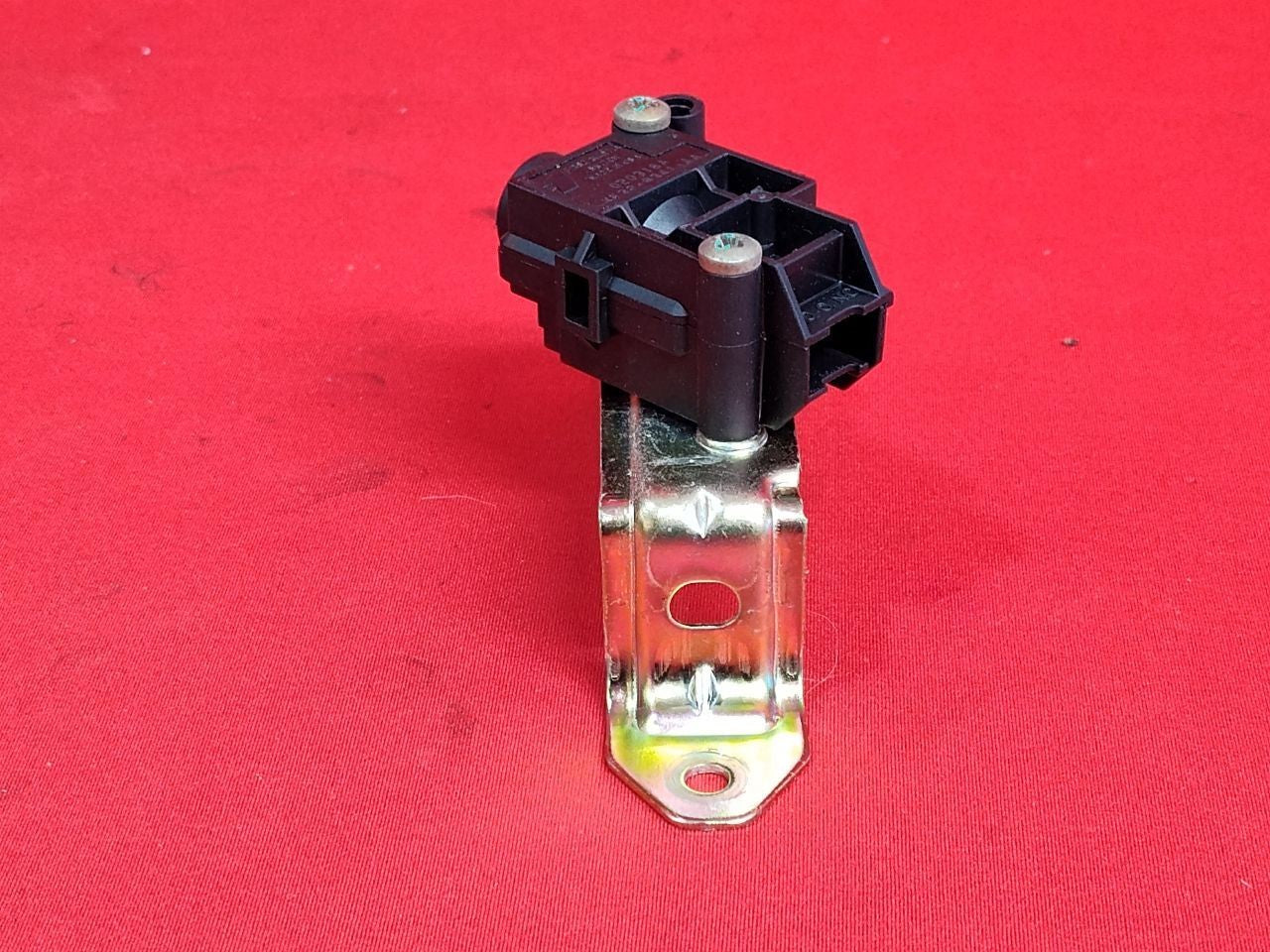 2001-2004 Mazda Tribute / Escape Mariner Fuel Inertia Cutoff Cut-Off Switch
