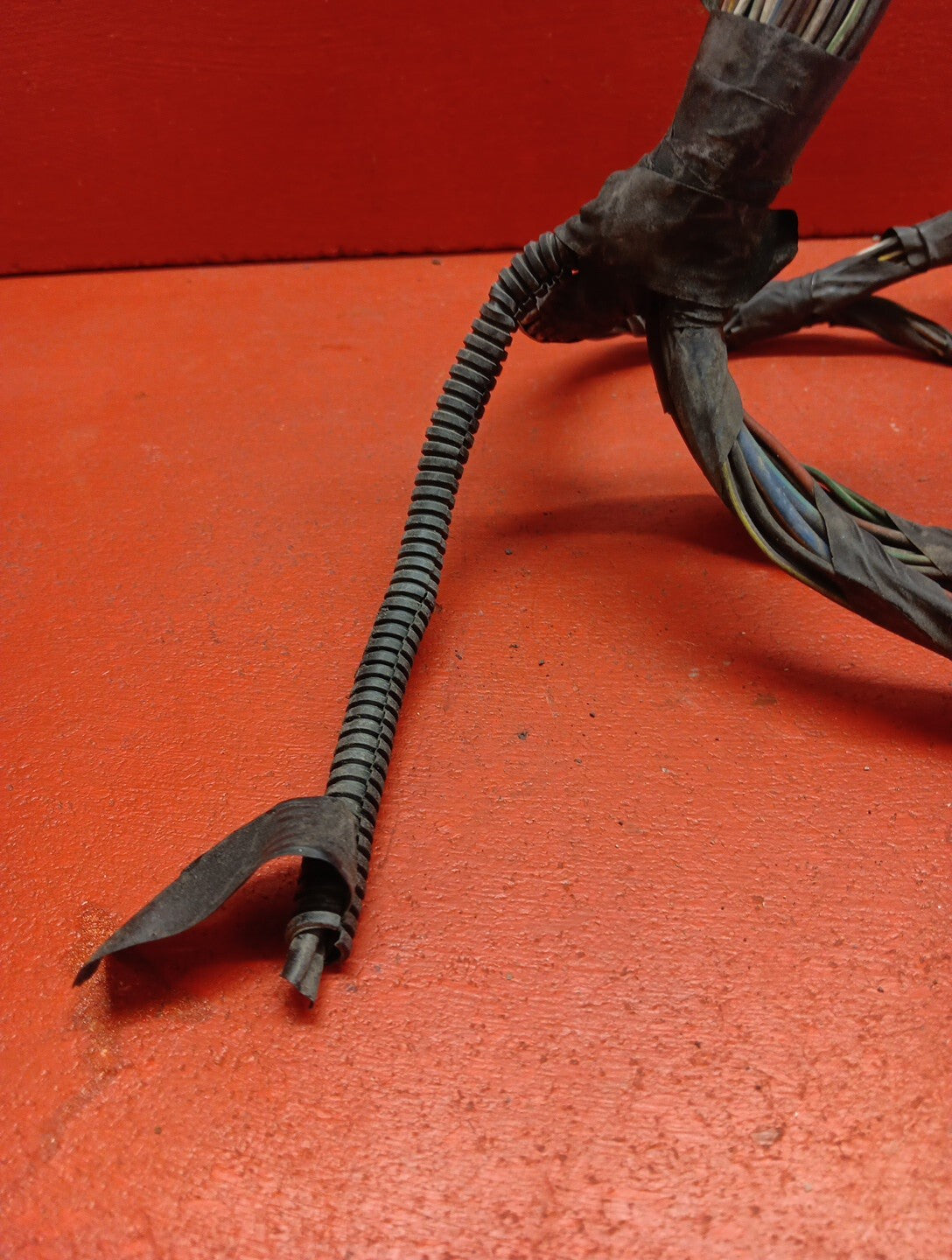 2006 Dodge Durango Power Distribution Fuse Relay Box PIGTAILS ONLY