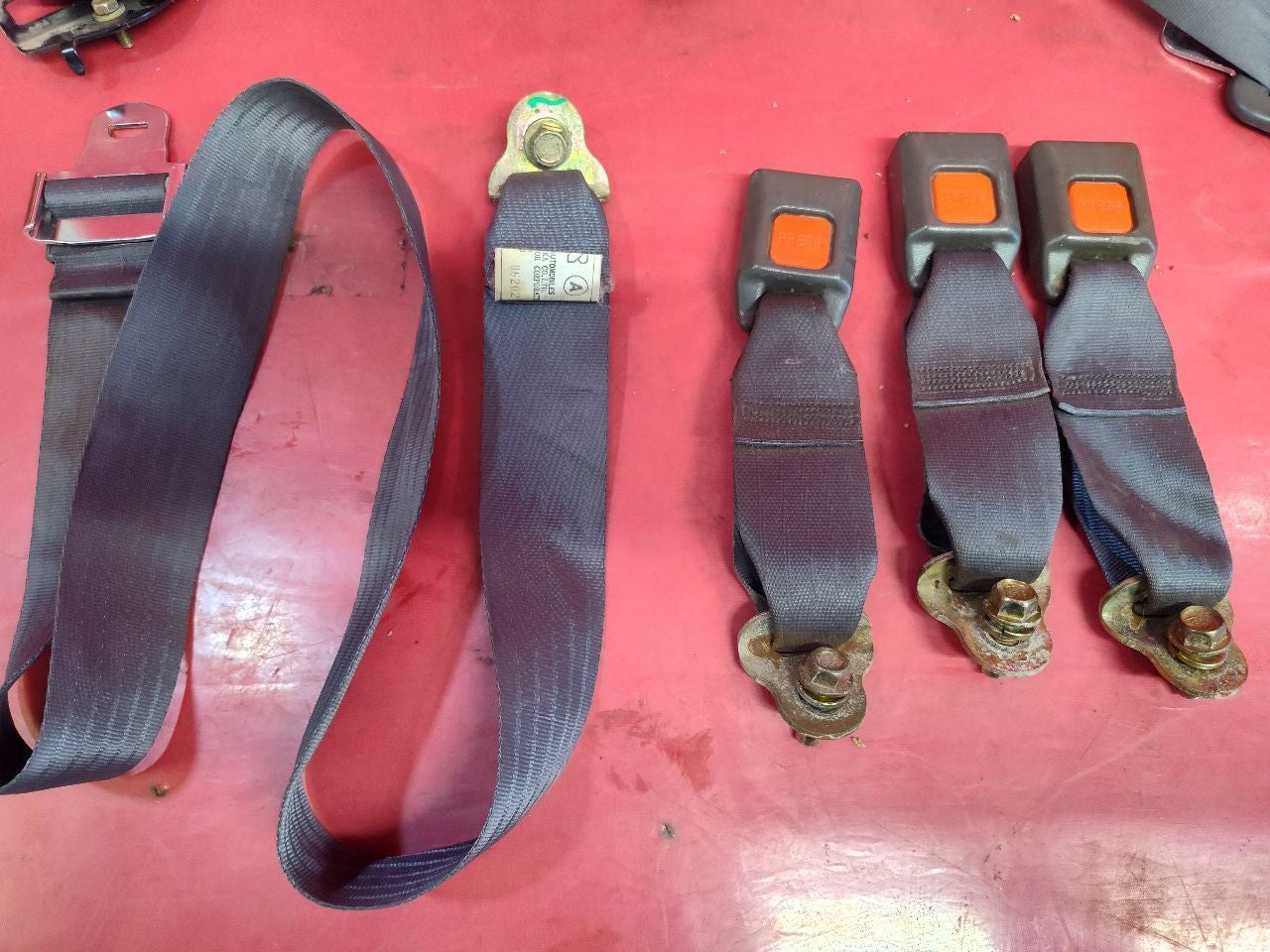 1994 1995 Toyota 4Runner Front / Rear Seat Belt Buckle FULL SET Color Charcoal