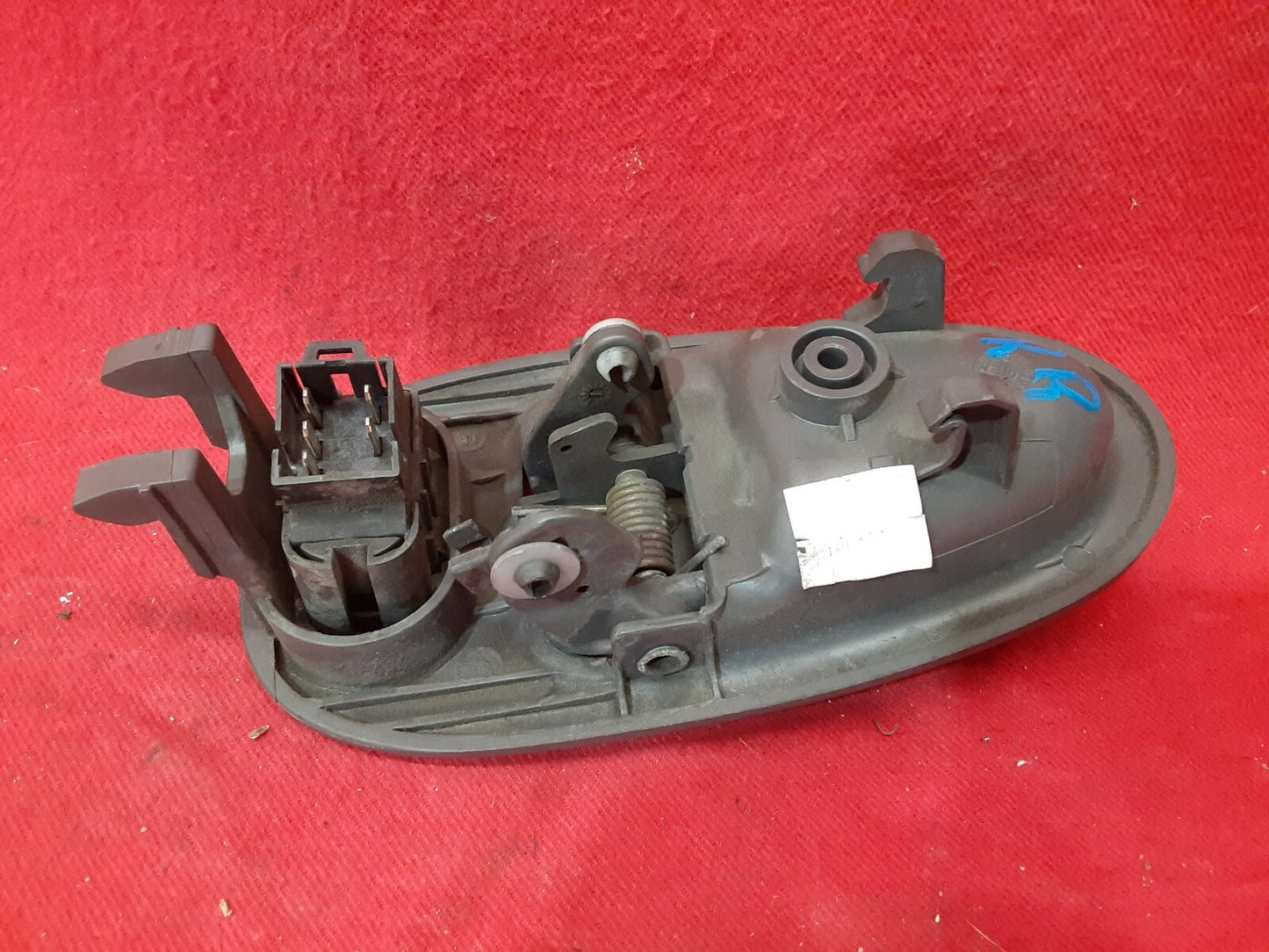 2002 2003 Saturn Vue Interior Door Handle Dark Grey RIGHT REAR
