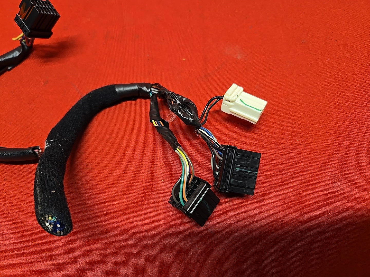 2011 Kia Sorento 2.4L L4 Auto Trans AWD Speedometer Cluster - PIGTAIL WIRES ONLY