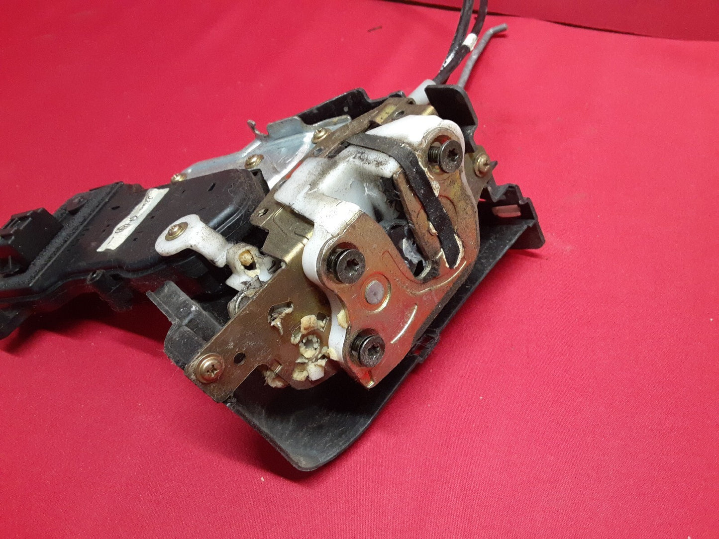 2003 - 2008 Mazda 6 FRONT RIGHT PASSENGER Door Latch Lock Actuator GK2A-58-310H