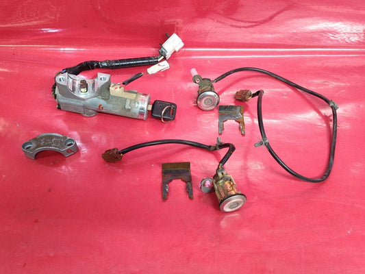00-04 Nissan Xterra Frontier Ignition Lock Cylinder Tumbler Key SET Manual Trans