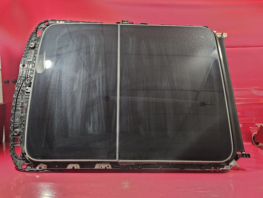 2022-2024 Mitsubishi Outlander PANORAMIC Sunroof Glass w/ Track Assembly