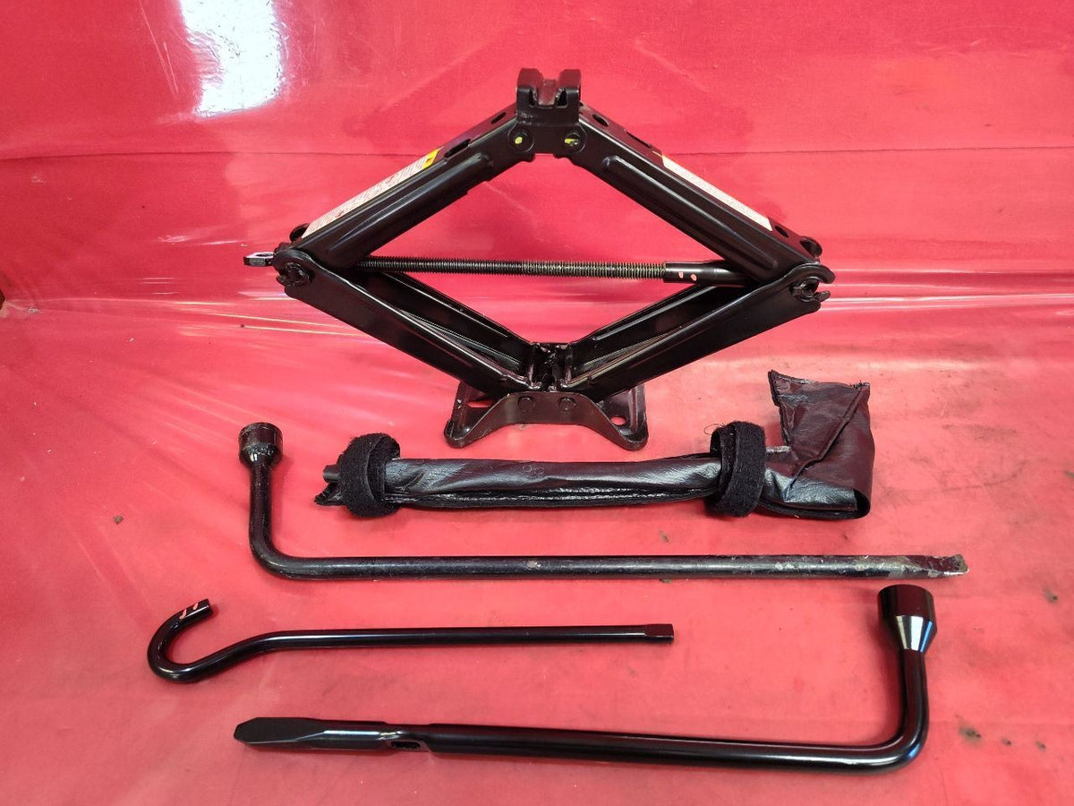 2000-2015 Chevy GMC Cadillac Buick Emergency Spare Tire Scissor Jack Tool Set
