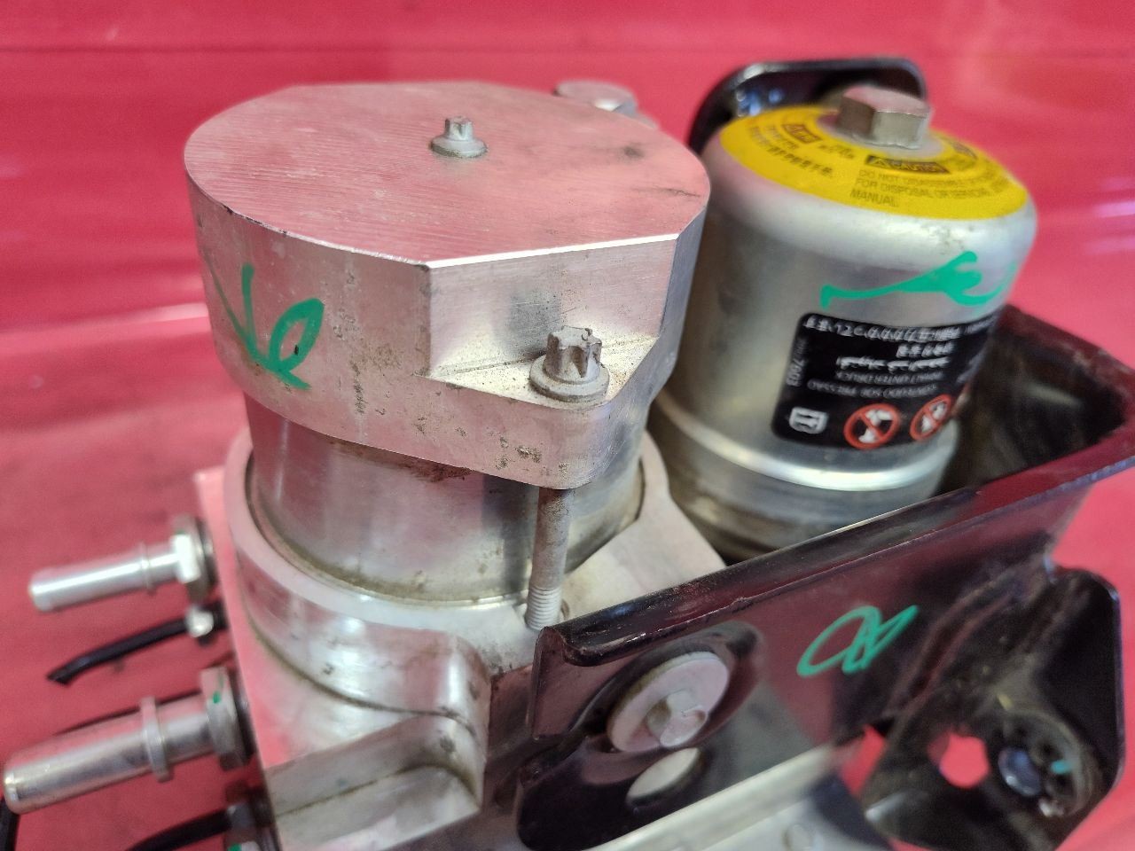 2013-2016 Spark EV / ELR 11-16 Volt Anti-Lock Brake ABS Pump Modulator - 69k