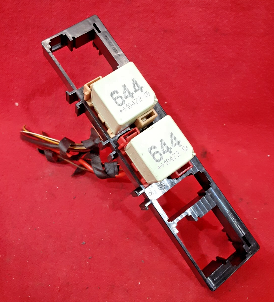 2009 - 2013 VW CC ECU ECM Relay Mounting Bracket 7N0987503A