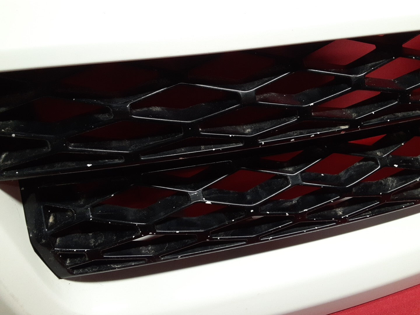 2011 - 2013 Range Rover Sport SUPERCHARGED Front Grille LRC 687 FUJI WHITE