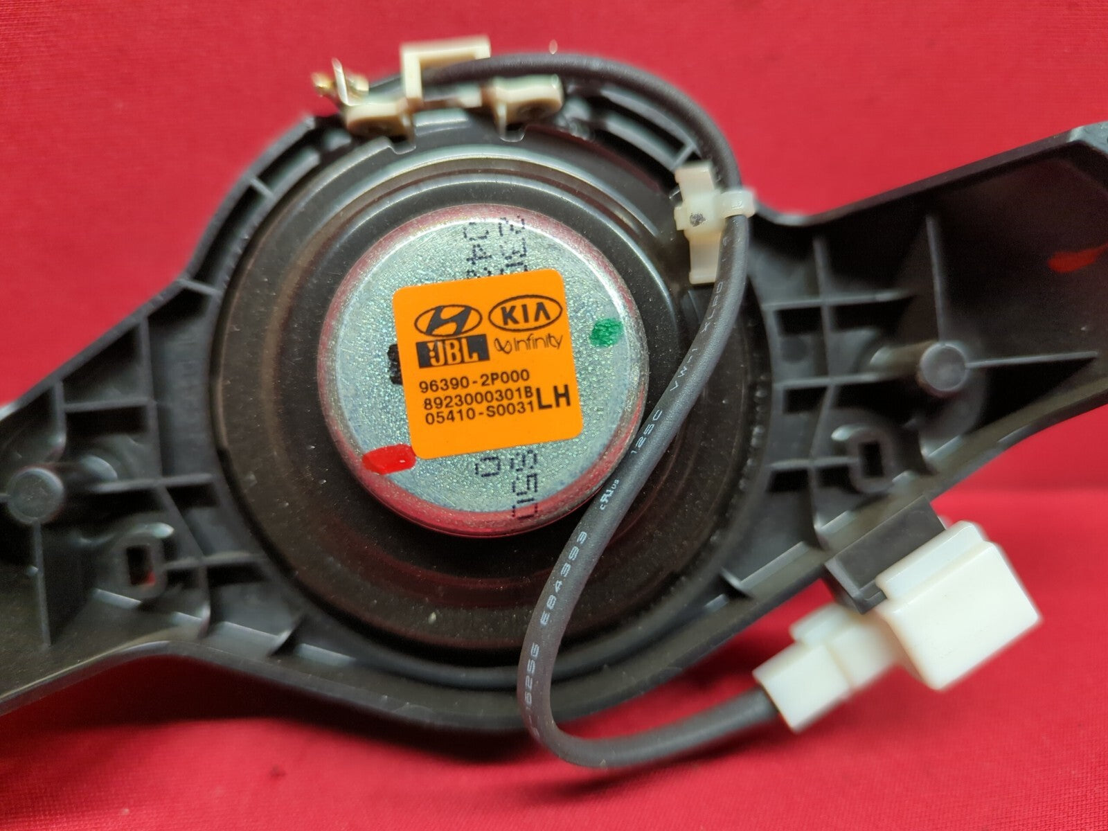 2011 - 2015 Kia Sorento JBL Infinity LEFT REAR Quarter Speaker 96390-2P000