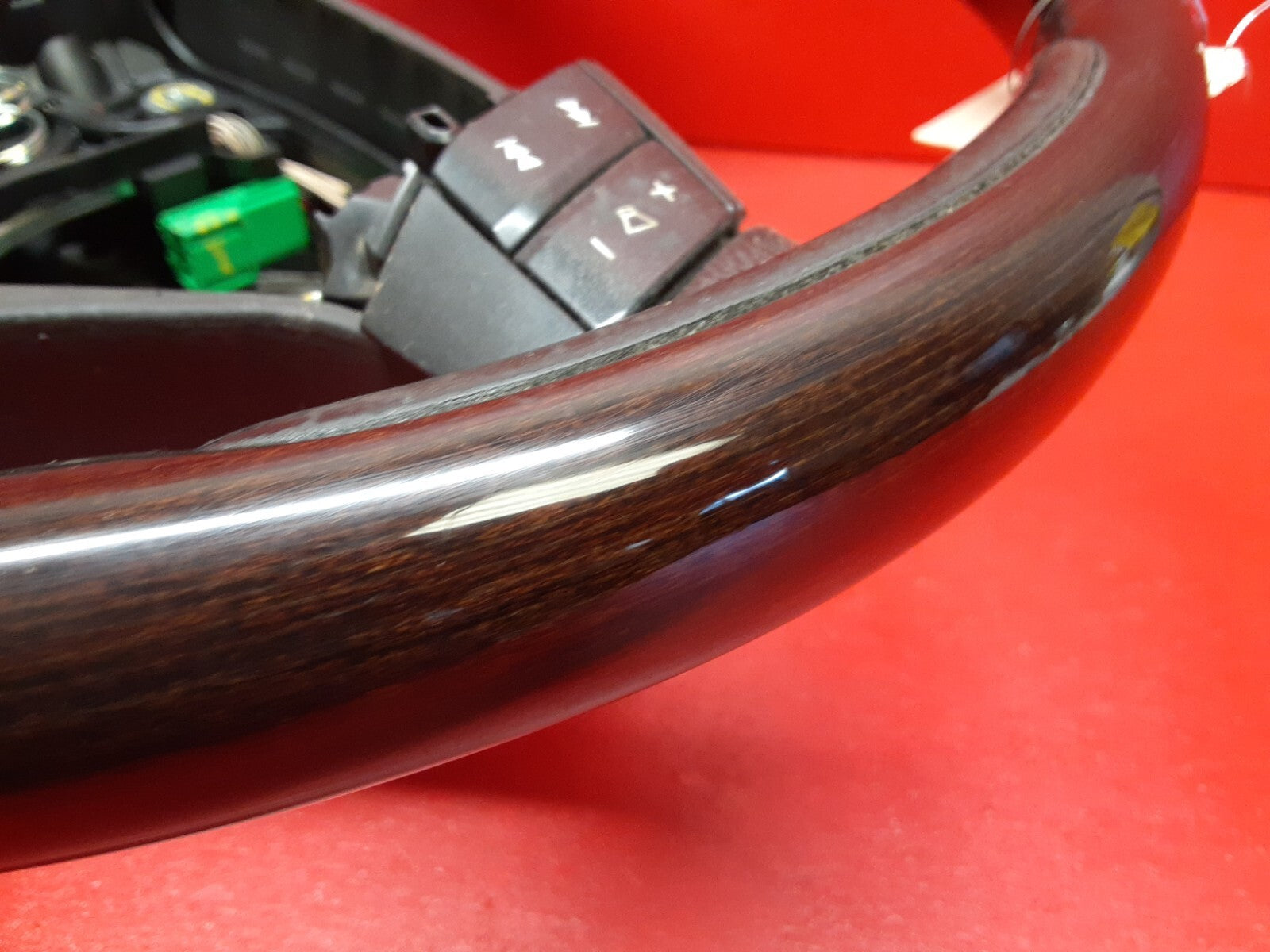 2004 Volvo XC90 Steering Wheel w/ Cruise and Radio Controls 30643088