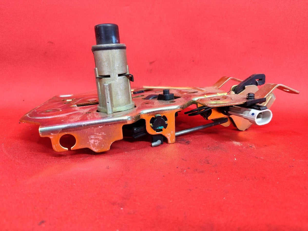 2000-2006 Suburban Tahoe Yukon 02-06 Escalade Liftgate Hatch Window Latch