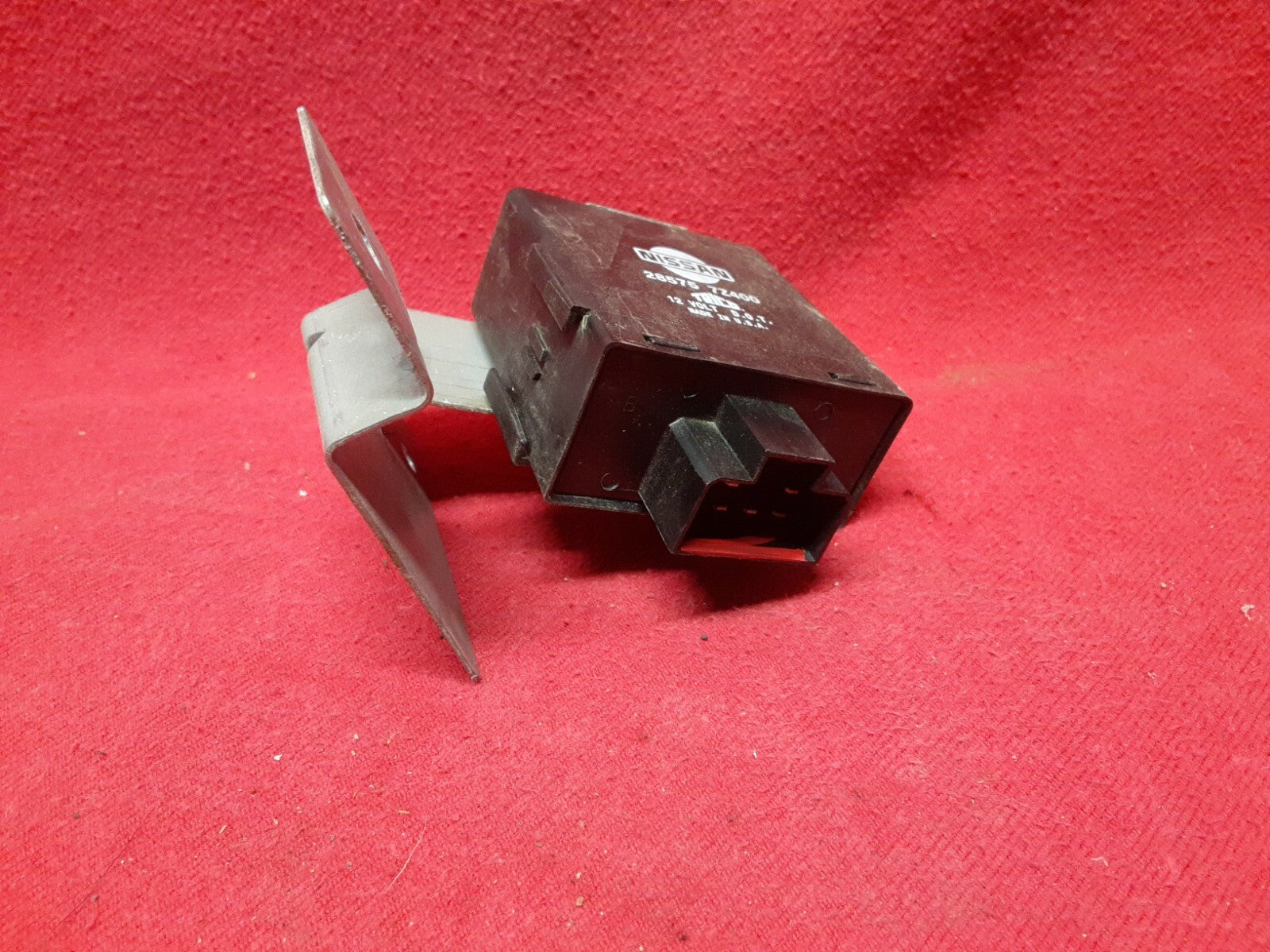 2002 2003 2004 Nissan Xterra Headlight Relay Control Module Unit 28575-7Z400