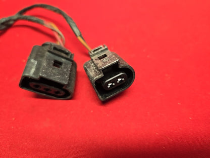 1998-2005 VW Volkswagen Beetle RIGHT PASSENGER Tail Light Lamp - PIGTAIL WIRES