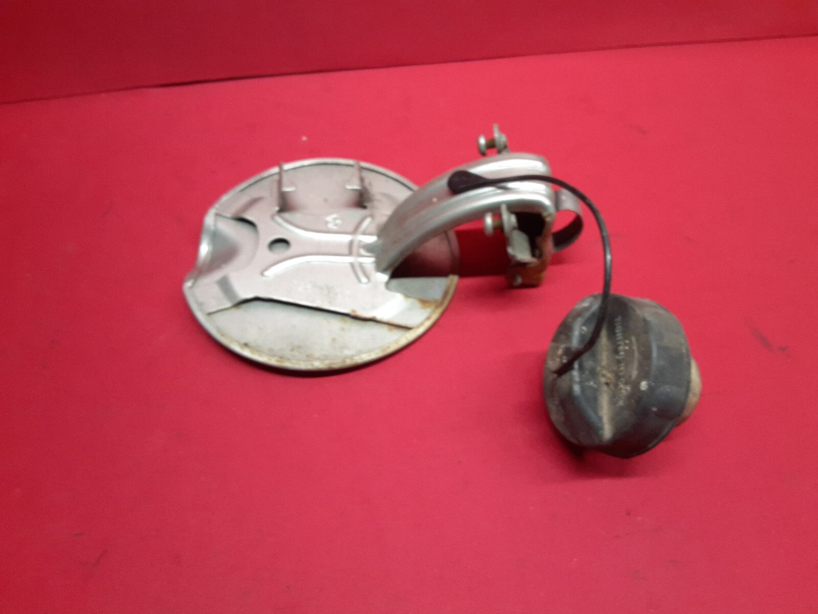 2001 - 2004 Jeep Grand Cherokee Fuel Filler Door PFF: Light Pewter 55135514AB
