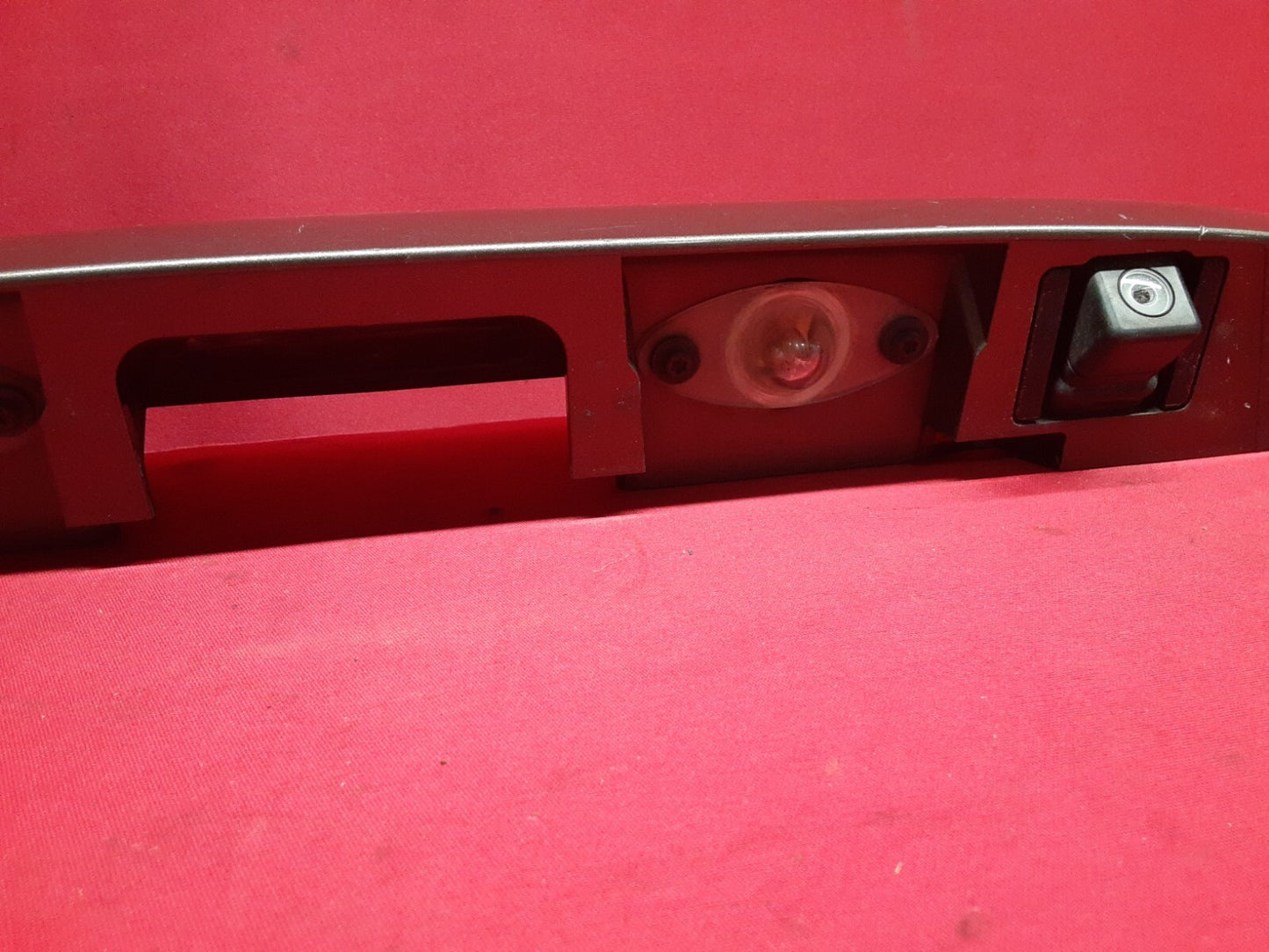 2008 - 2017 Buick Enclave Tailgate License Plate Lamp Trim W/ CAMERA Cocoa Met