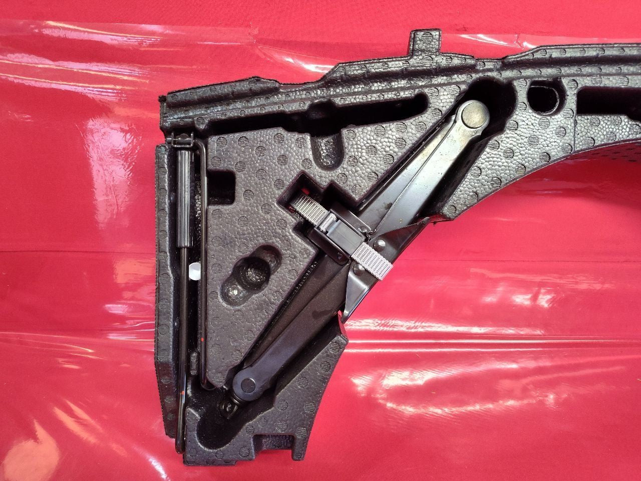 2021-2024 VW Volkswagen Tiguan Emergency Spare Tire Scissor Jack Tool Foam Set