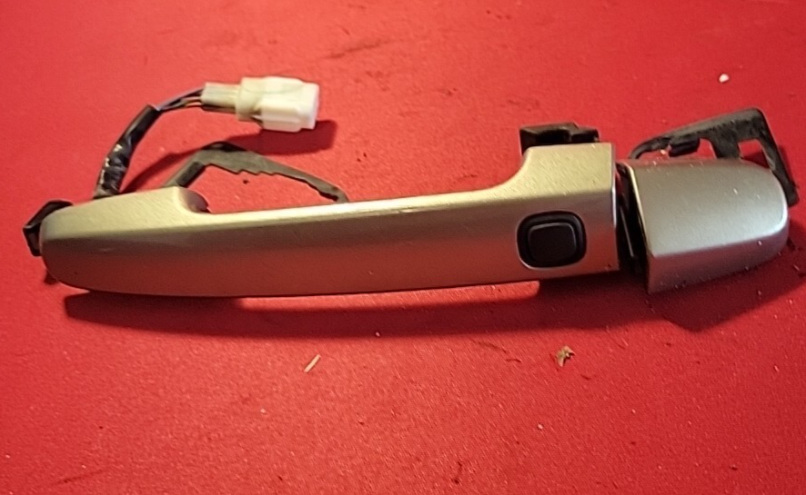 2004 2005 2006 Toyota Prius Front Right Pass Exterior Door Handle 6921047030C0